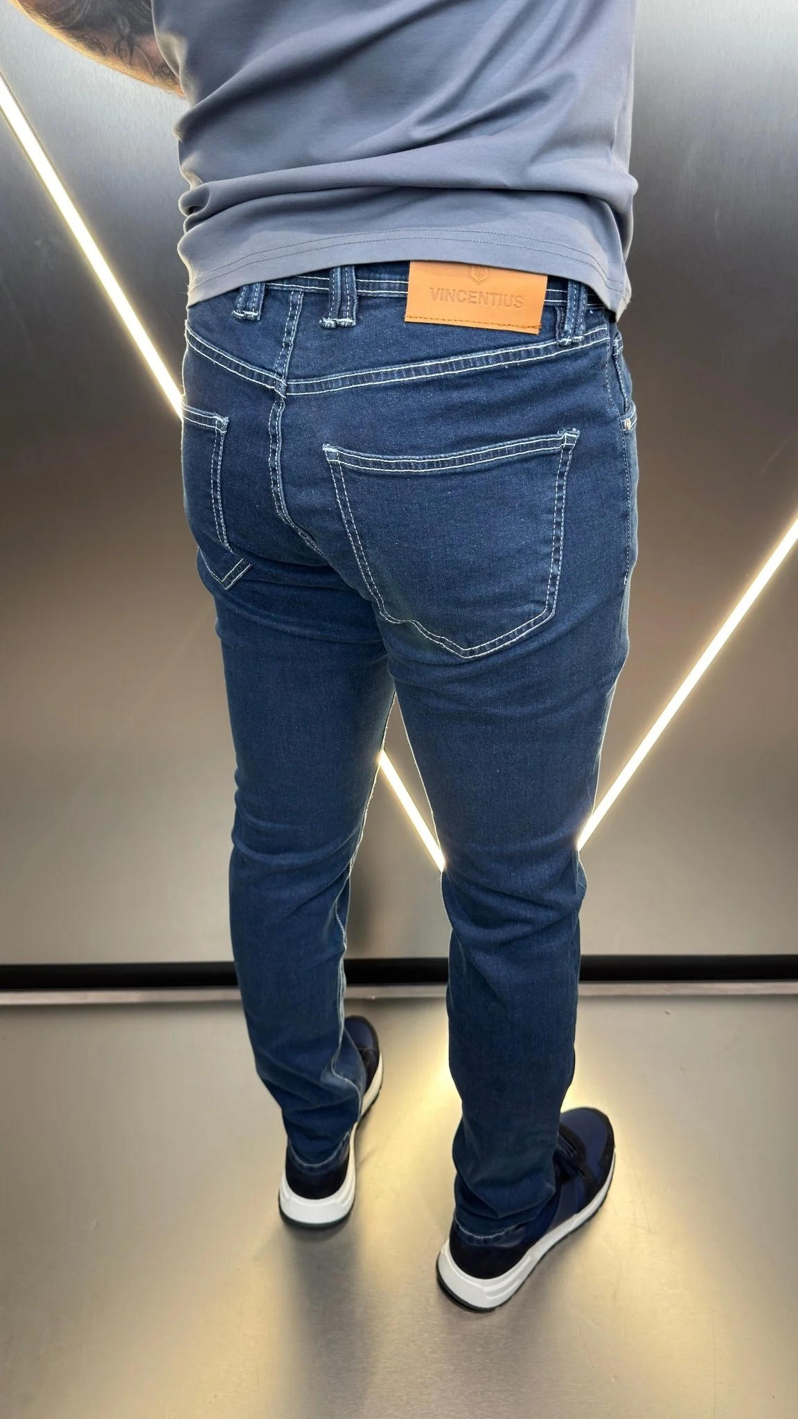 Classic Edition Tailored Fit Jean - Mid Blue/White