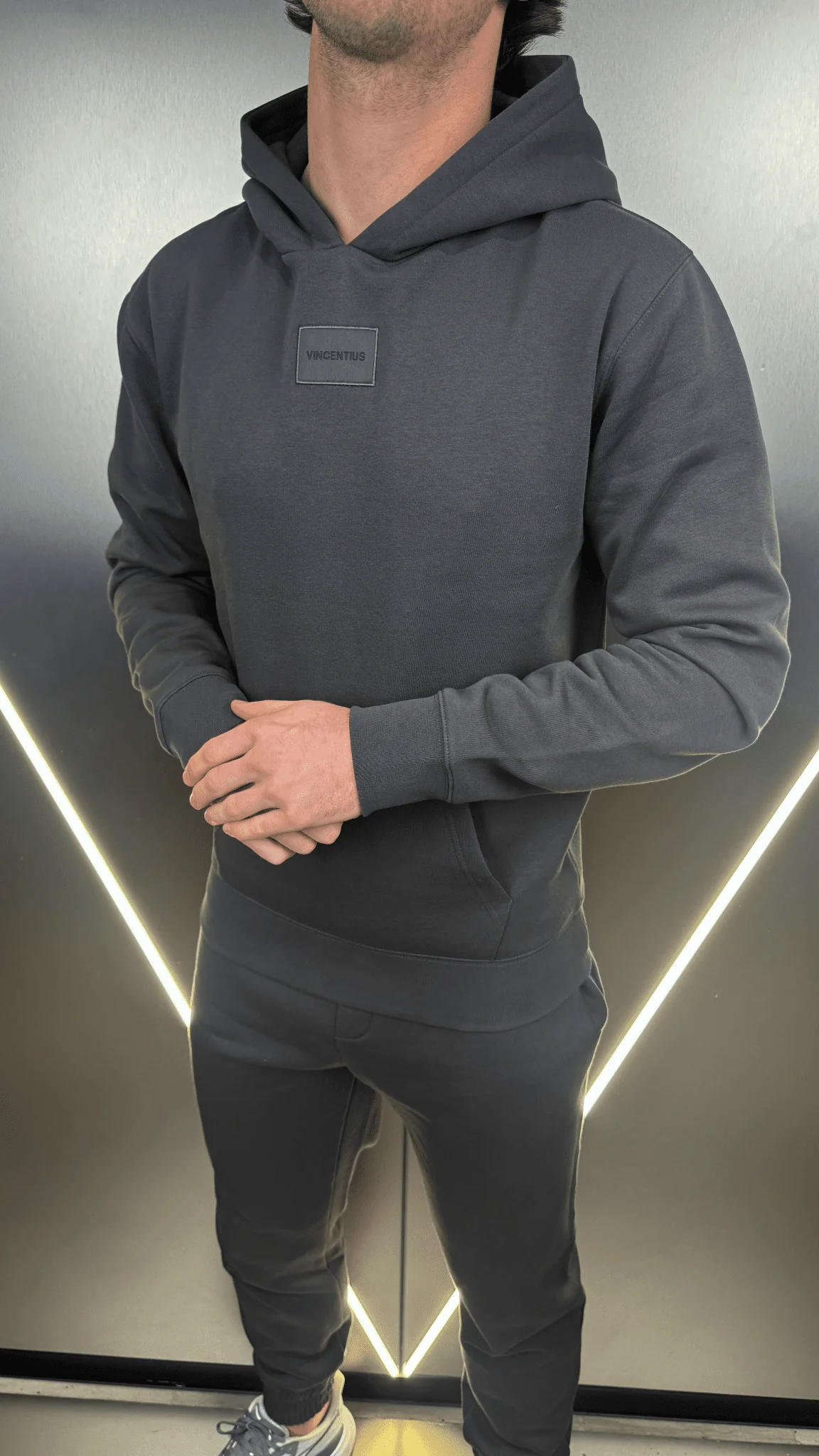 Tonal Badge Every Day Tracksuit - Charcoal - Image 4